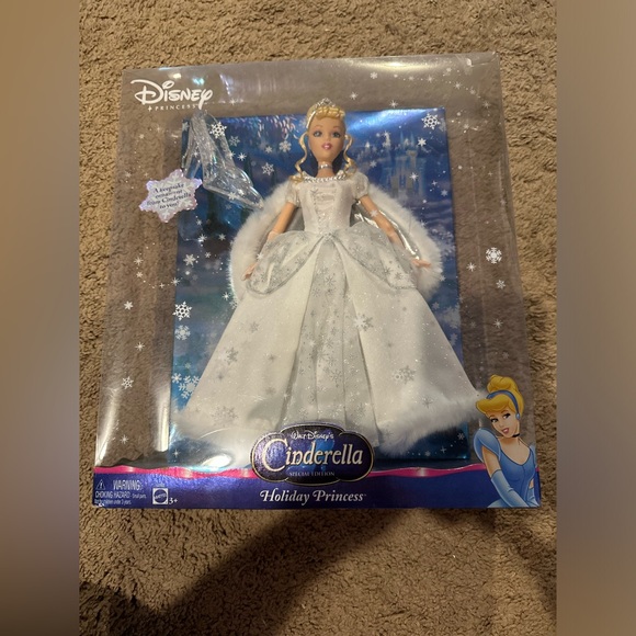 COPY - Vintage Cinderella Holiday Princess Barbie - Picture 1 of 3